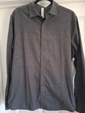 Lululemon Athletica Men's heathered black Rival Button Up shirt - L